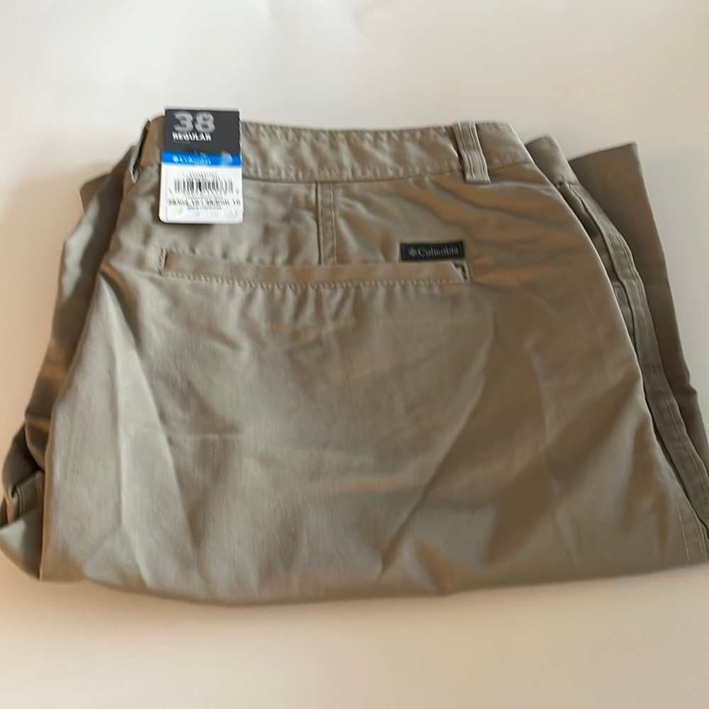 NWT Columbia Khaki Shorts
